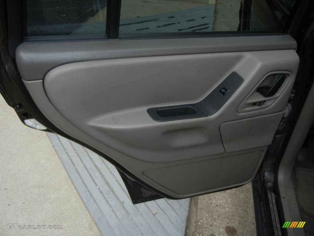 2004 Grand Cherokee Laredo - Graphite Metallic / Dark Slate Gray photo #11