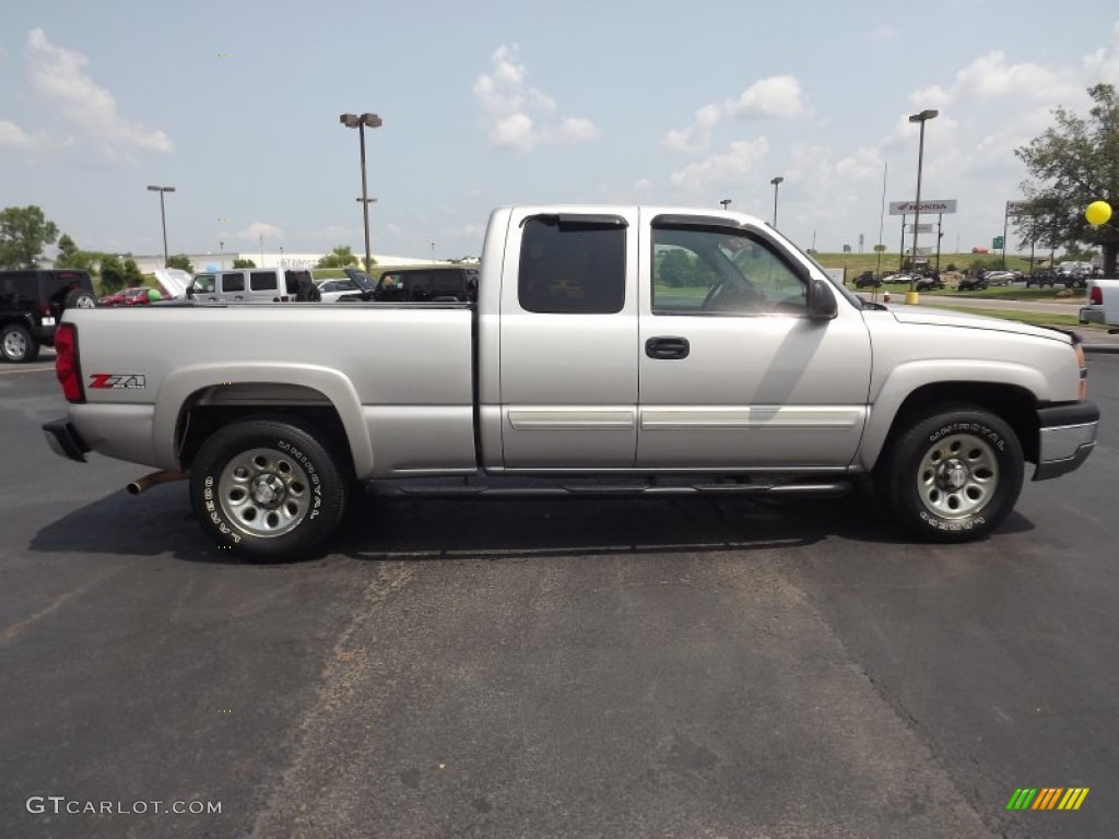 2005 Silverado 1500 Z71 Extended Cab 4x4 - Silver Birch Metallic / Dark Charcoal photo #4