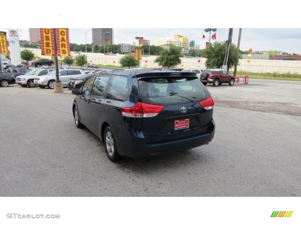2011 Sienna V6 - South Pacific Blue Pearl / Bisque photo #5