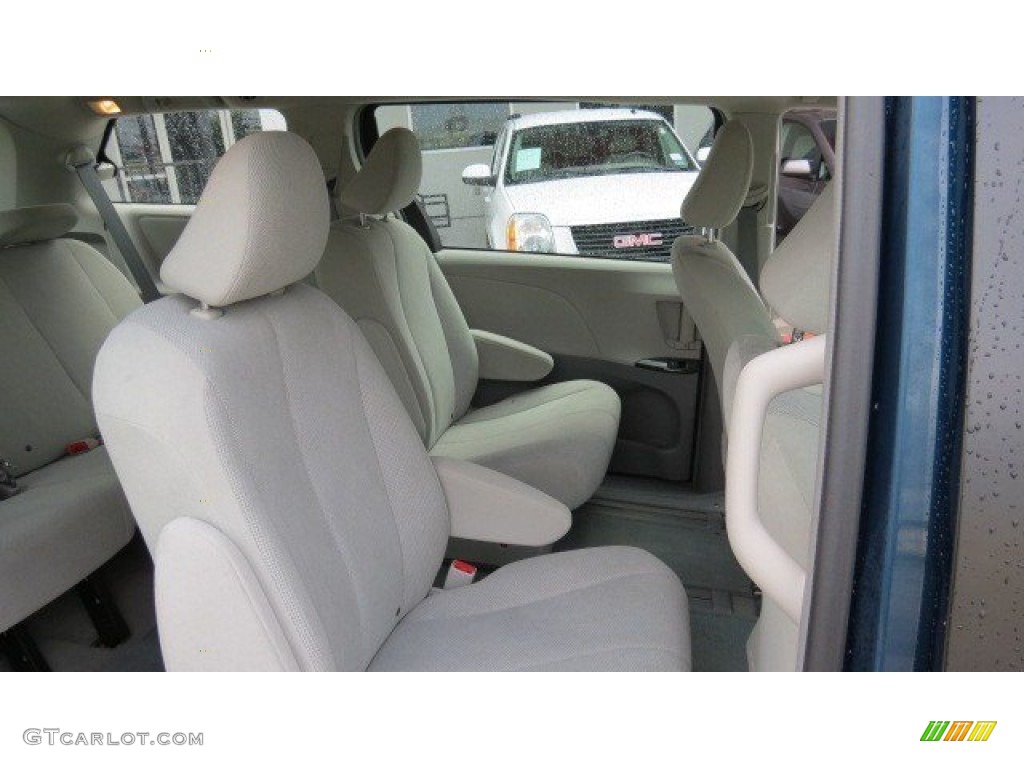 2011 Sienna V6 - South Pacific Blue Pearl / Bisque photo #15