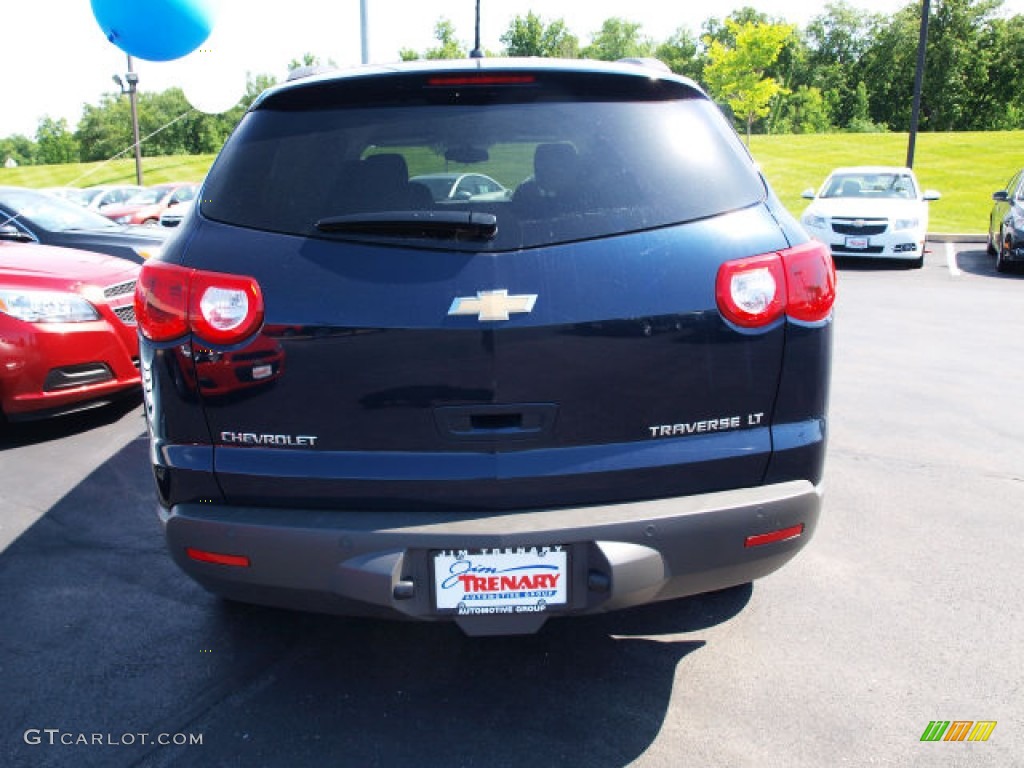2009 Traverse LT - Dark Blue Metallic / Dark Gray/Light Gray photo #6