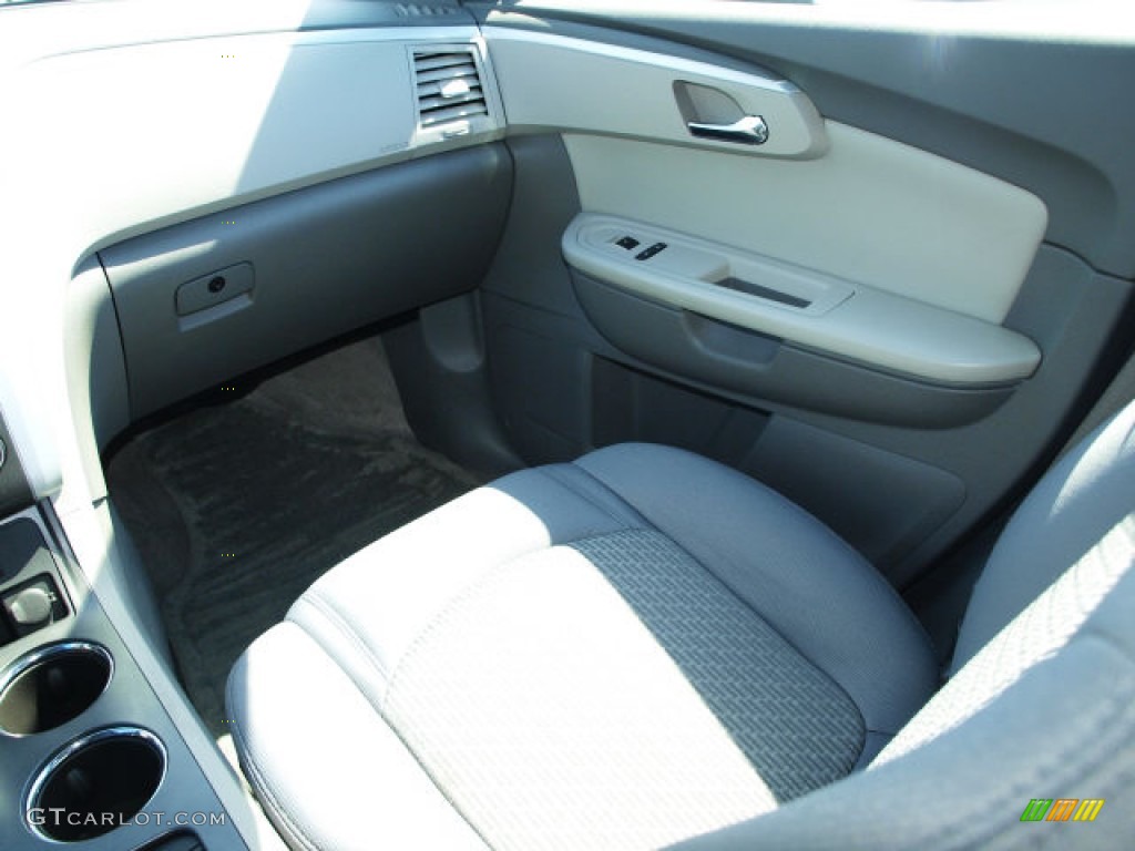 2009 Traverse LT - Dark Blue Metallic / Dark Gray/Light Gray photo #12