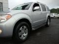 Silver Lightning - Pathfinder SE 4x4 Photo No. 2