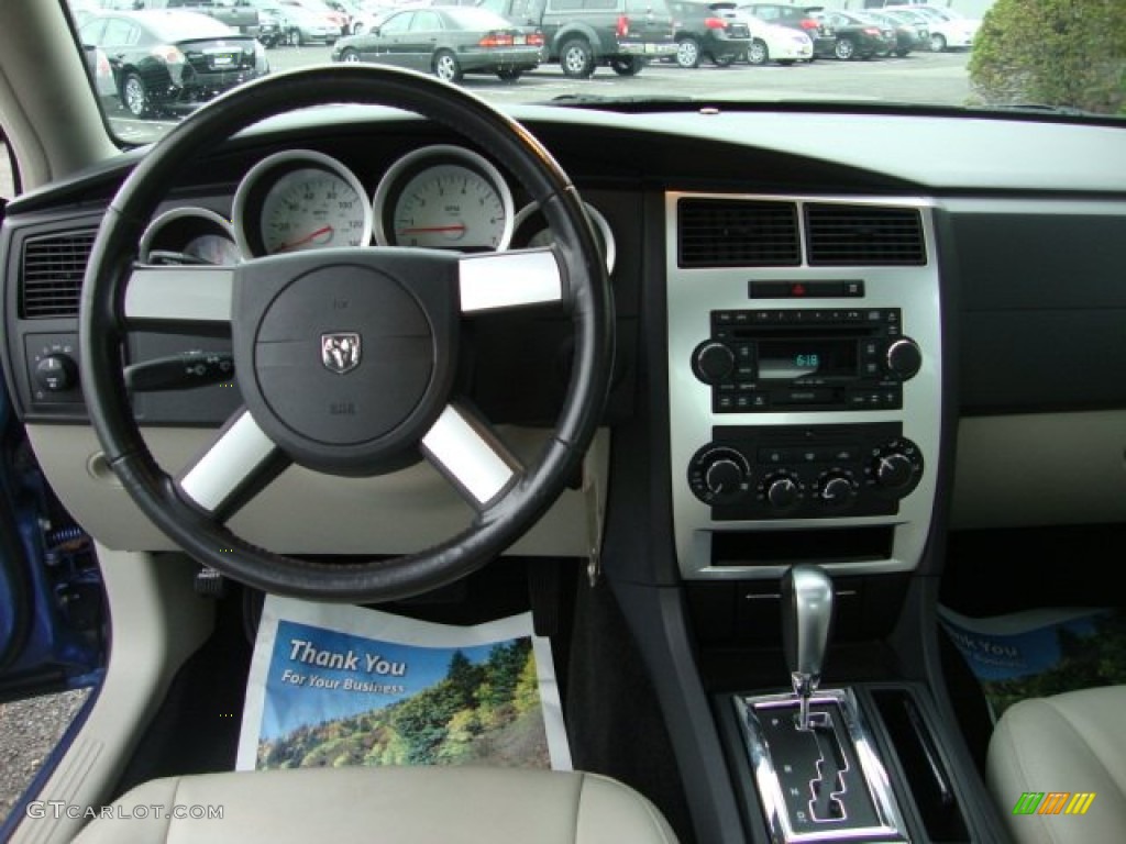 2007 Dodge Charger SXT AWD Dashboard Photos