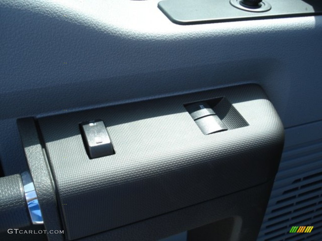 2012 F350 Super Duty XL SuperCab 4x4 - Oxford White / Steel photo #15