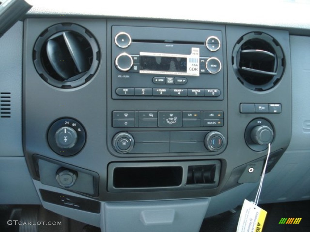 2012 F350 Super Duty XL SuperCab 4x4 - Oxford White / Steel photo #16