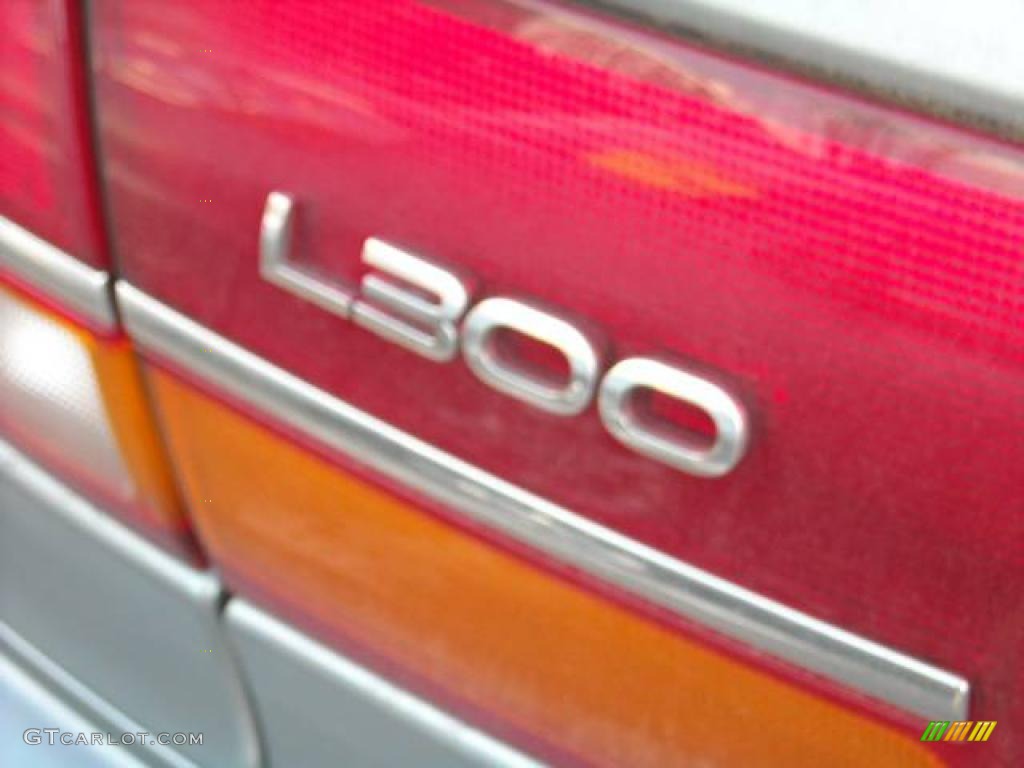 2002 L Series L300 Sedan - Silver Blue / Black photo #15