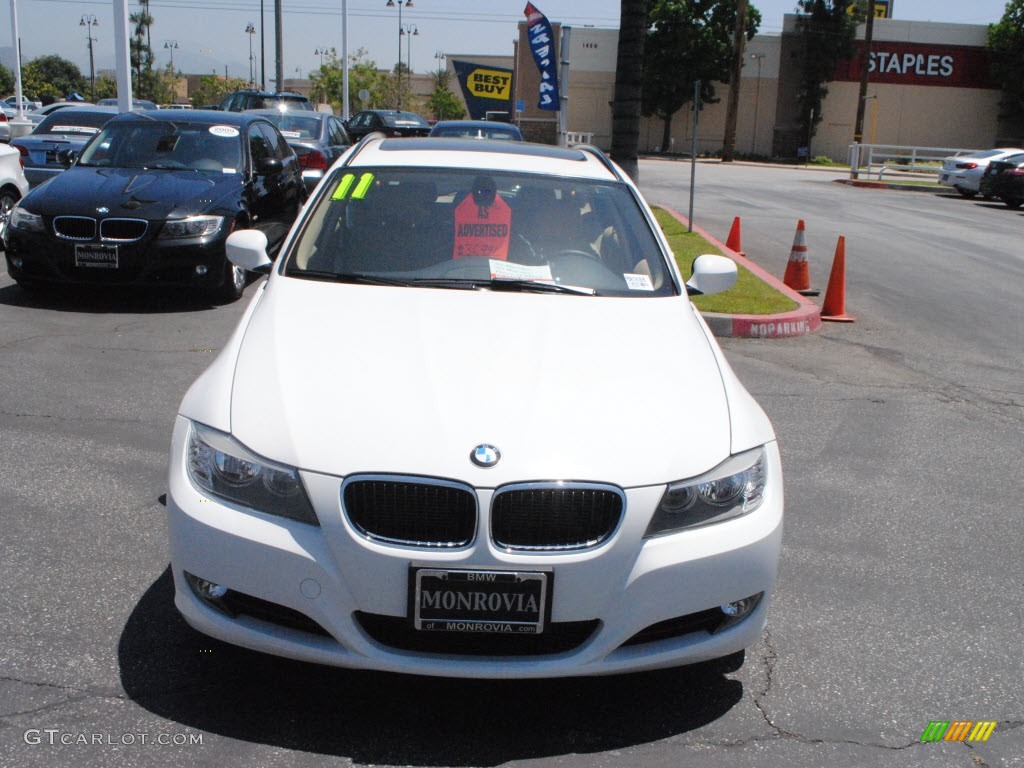 2011 3 Series 328i Sports Wagon - Alpine White / Beige photo #2
