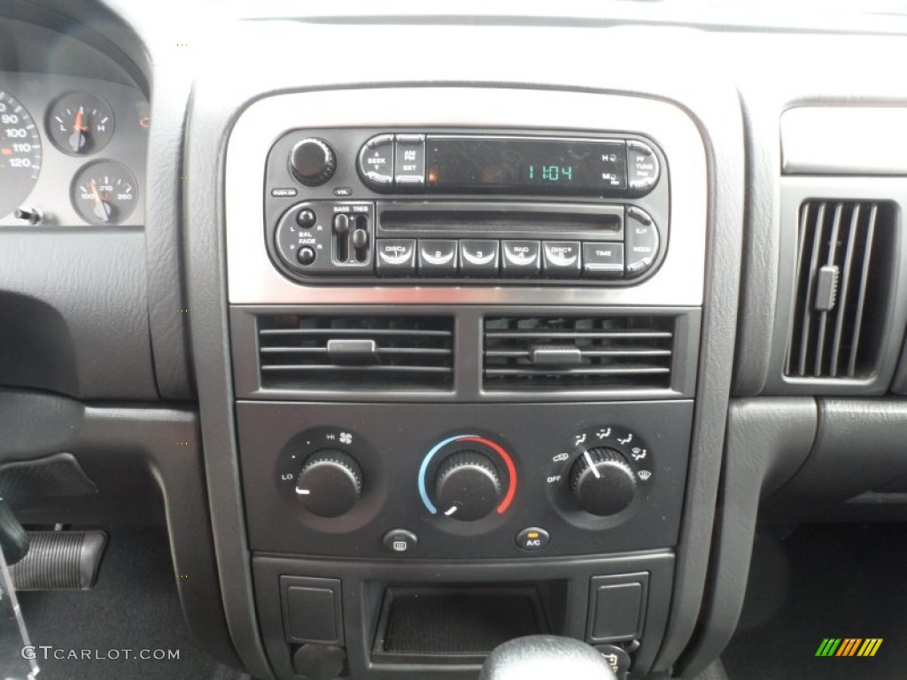 2003 Jeep Grand Cherokee Laredo Controls Photo #65217772