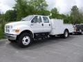 Oxford White 2001 Ford F750 Super Duty XL Crew Cab Utility Truck Exterior