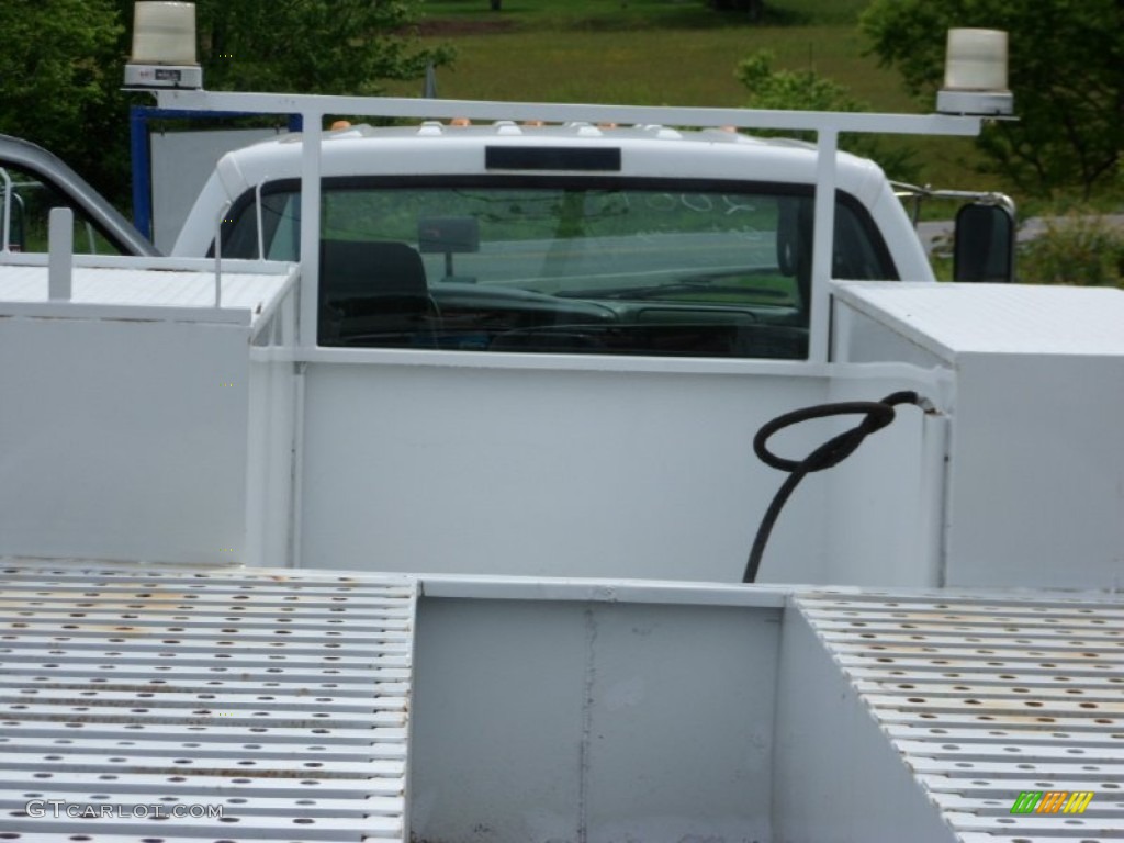 2001 F750 Super Duty XL Crew Cab Utility Truck - Oxford White / Medium Graphite photo #10