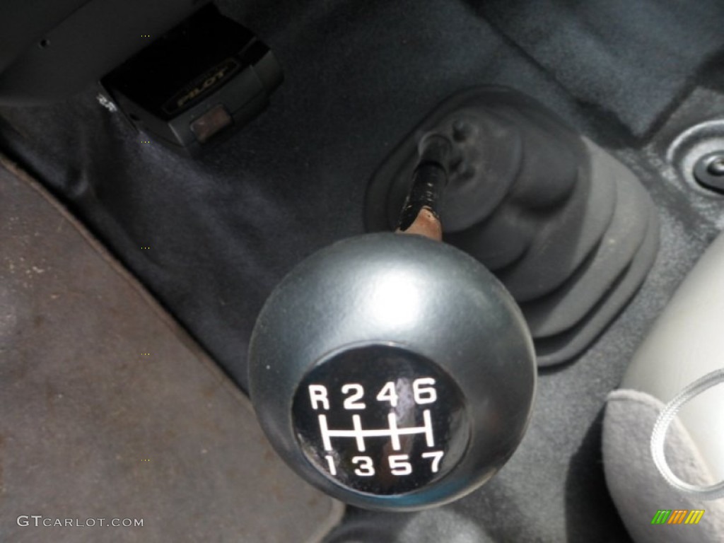 2001 Ford F750 Super Duty XL Crew Cab Utility Truck 7 Speed Manual Transmission Photo #65220012