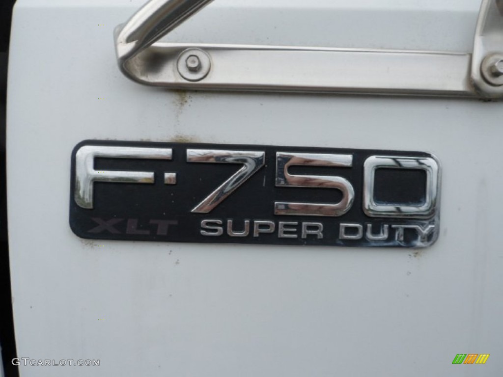 2001 Ford F750 Super Duty XL Crew Cab Utility Truck Marks and Logos Photo #65220106