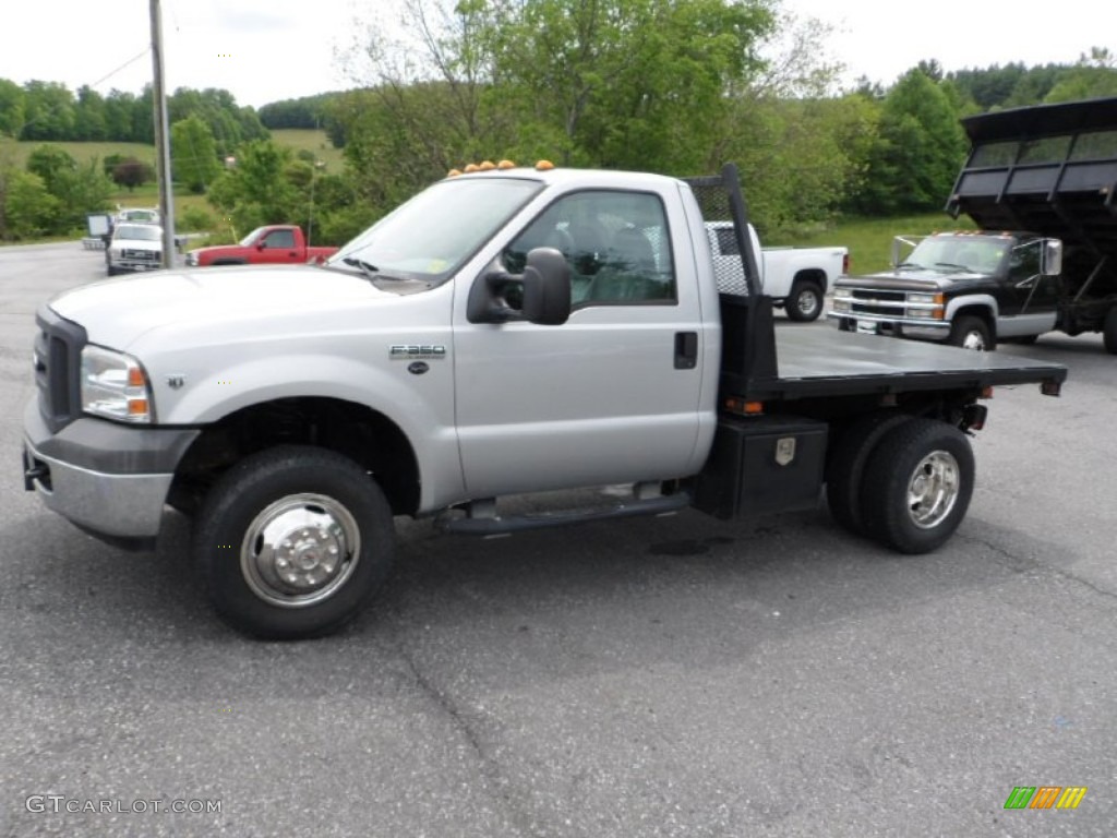 Silver Metallic 2005 Ford F350 Super Duty XL Regular Cab 4x4 Stake Truck Exterior Photo #65220139