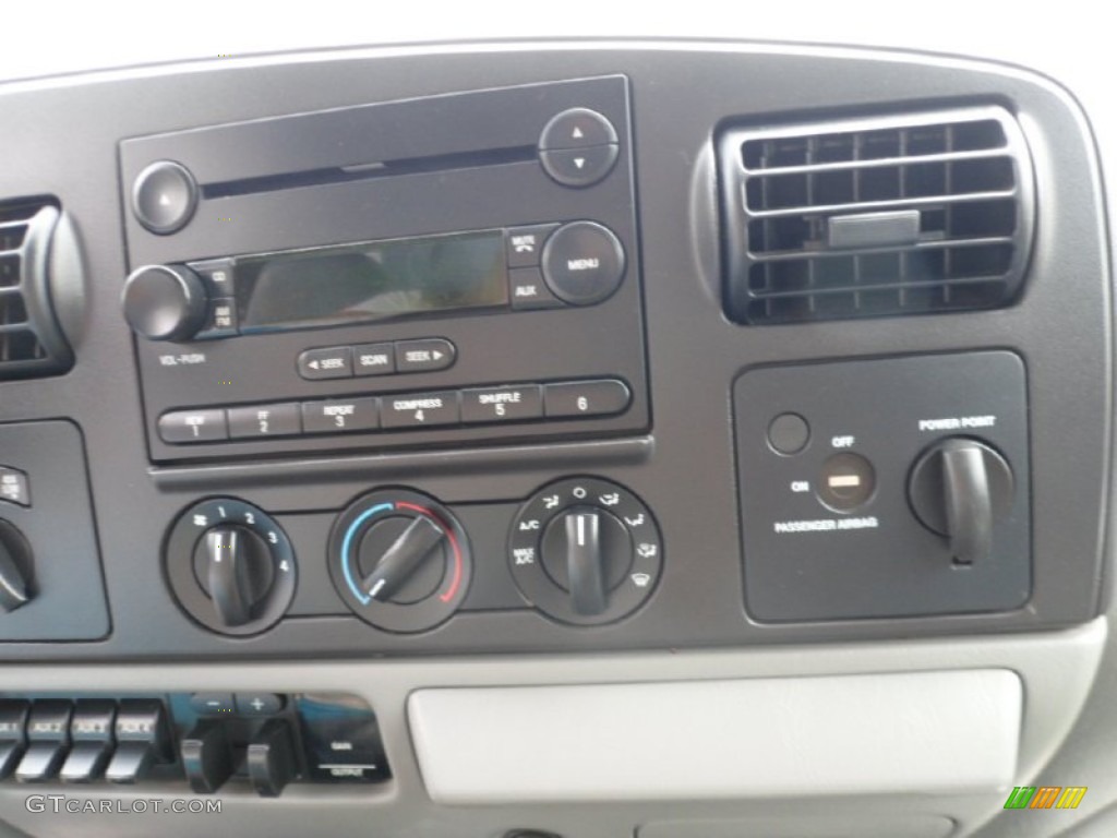 2005 Ford F350 Super Duty XL Regular Cab 4x4 Stake Truck Controls Photo #65220274