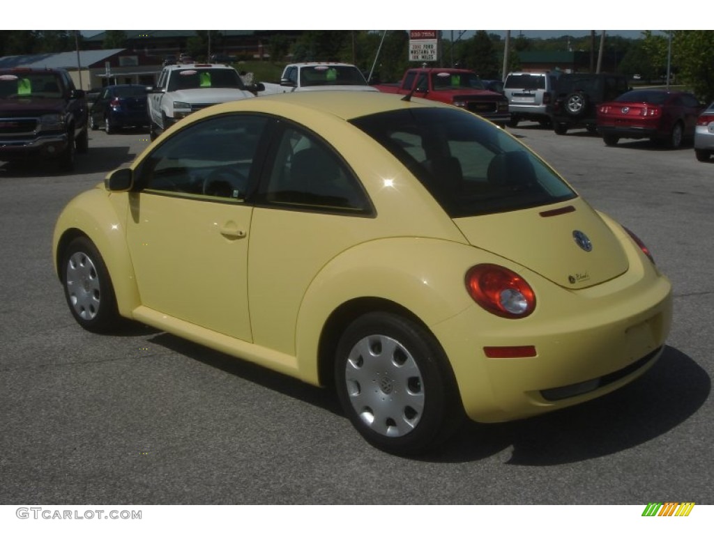 2010 New Beetle 2.5 Coupe - Sunflower Yellow / Black photo #2