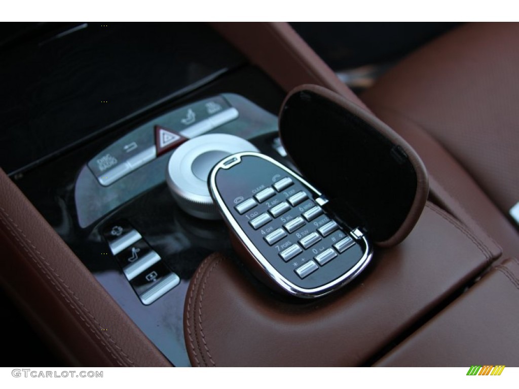 2010 Mercedes-Benz CL 550 4Matic Controls Photo #65223871
