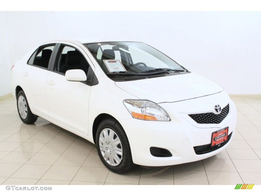 Polar White Toyota Yaris