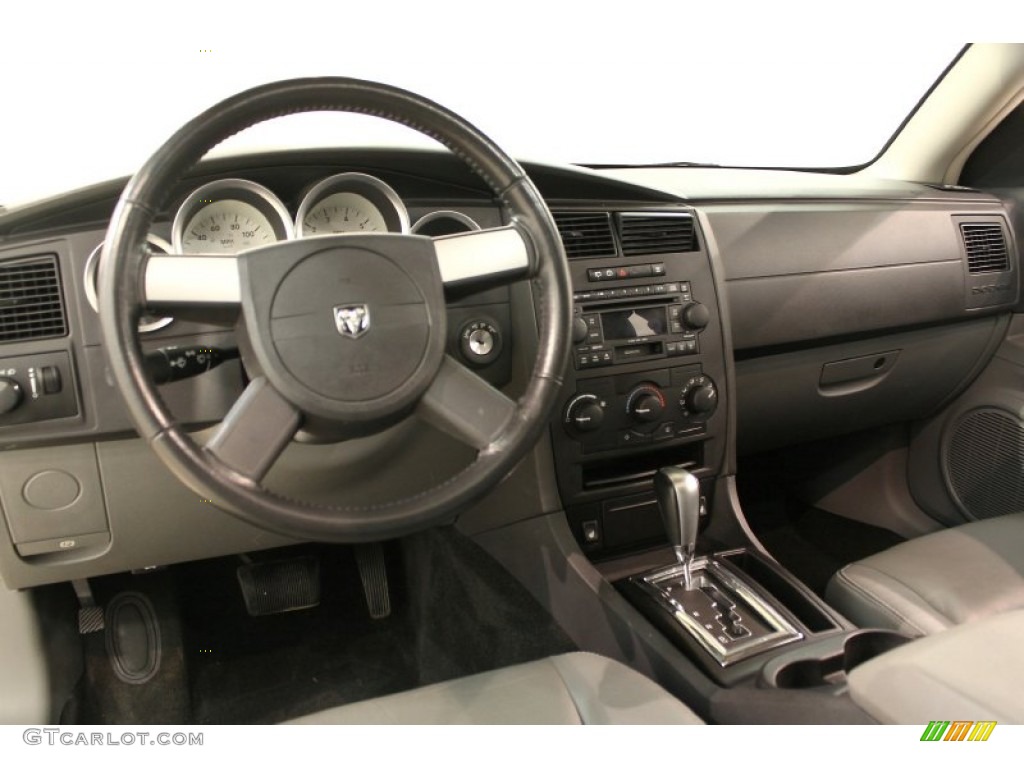 2005 Dodge Magnum SXT AWD Dark Slate Gray/Medium Slate Gray Dashboard Photo #65224279