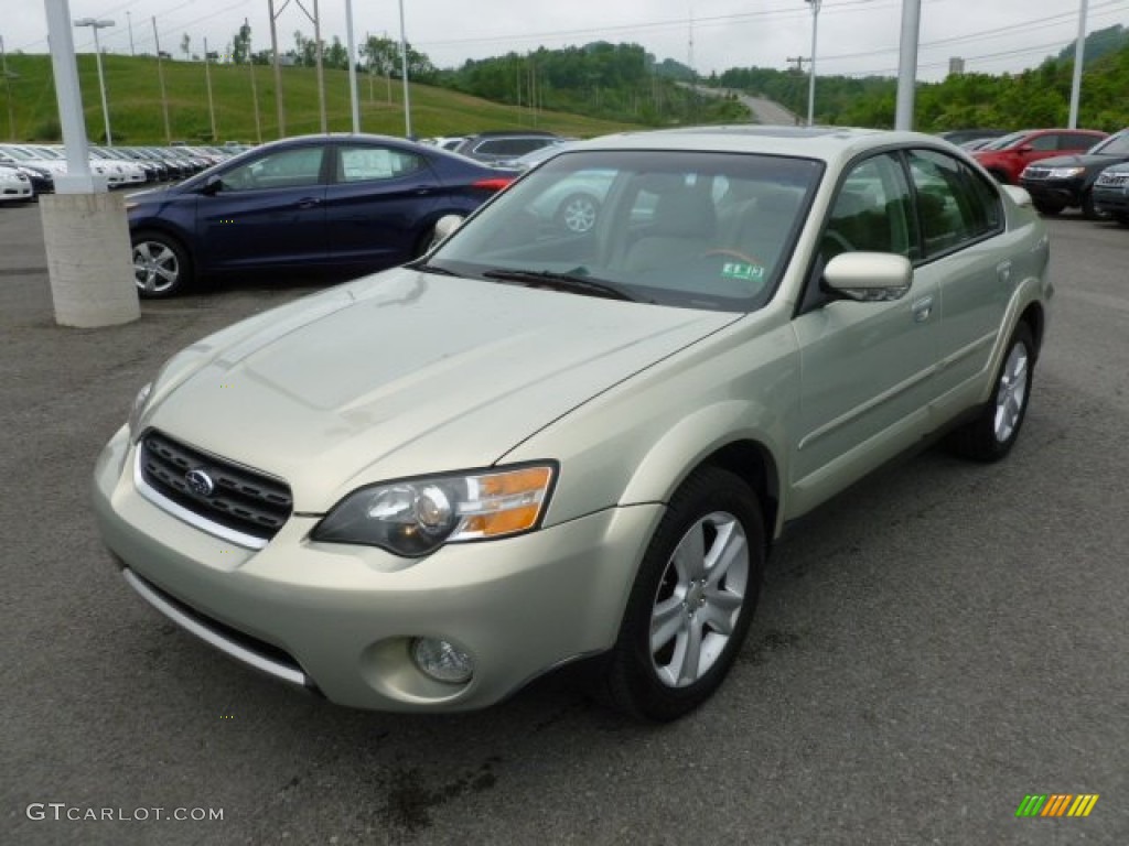 2005 Subaru Outback 3.0 R Sedan Exterior Photos