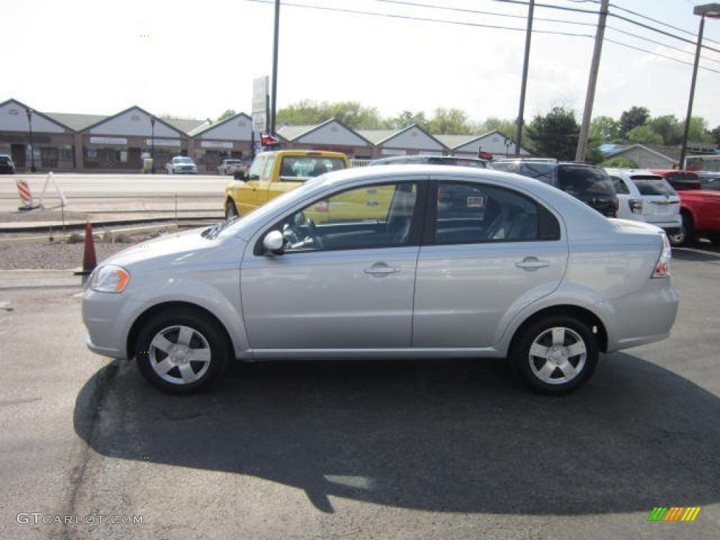 2010 Aveo LT Sedan - Cosmic Silver / Charcoal photo #4