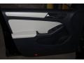 Black - Jetta SE Sedan Photo No. 11