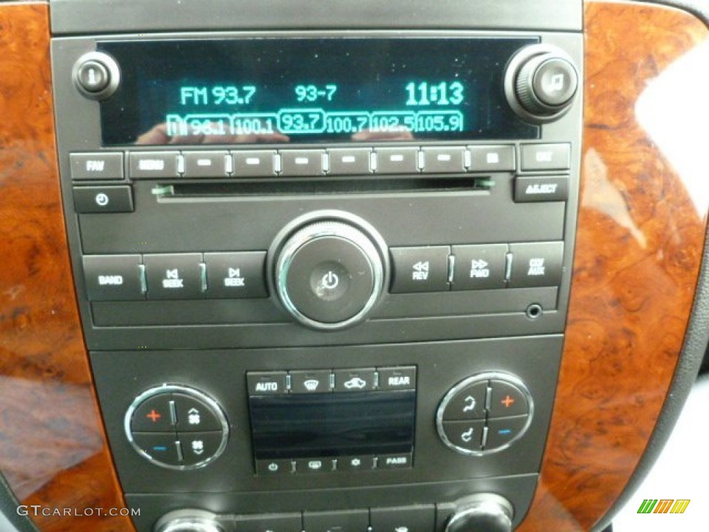 2011 Suburban LT 4x4 - Black / Ebony photo #19