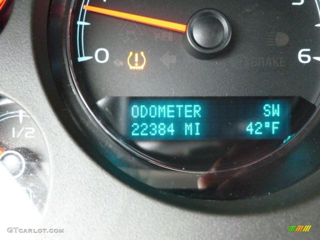 2011 Suburban LT 4x4 - Black / Ebony photo #20