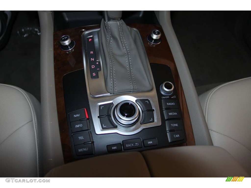 2012 Audi Q7 3.0 TDI quattro Controls Photo #65236745