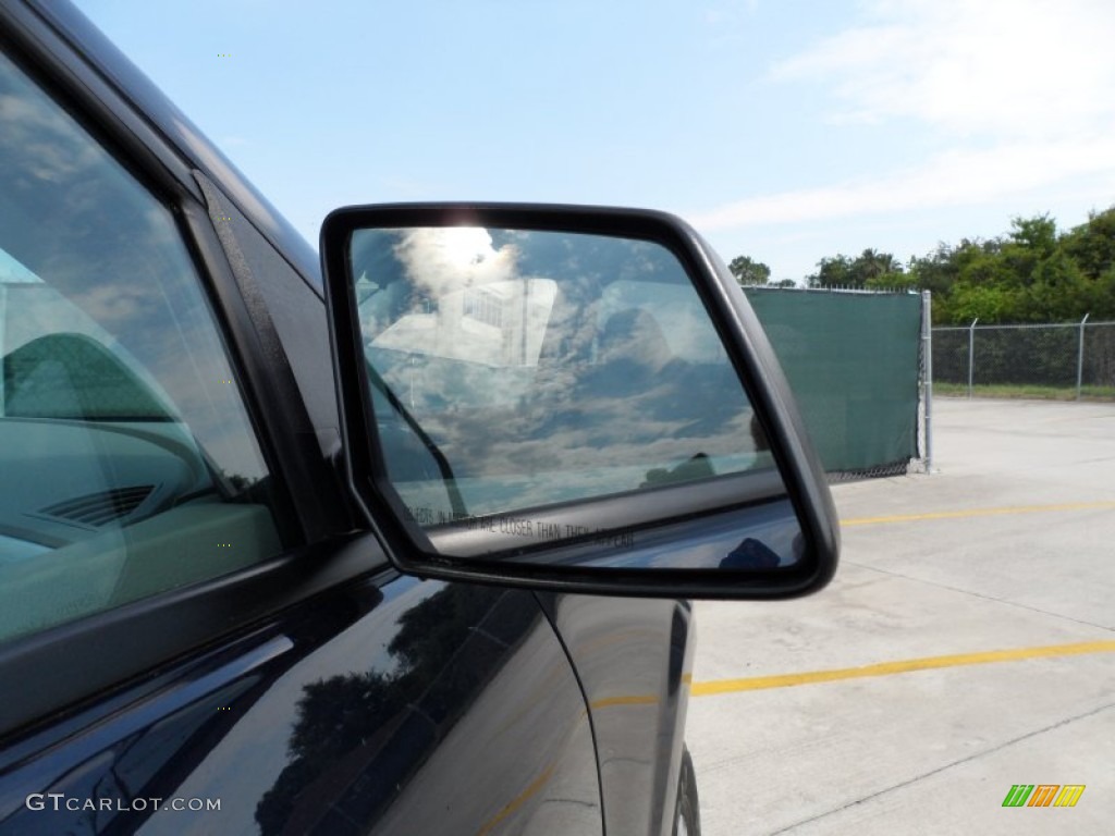 2010 Traverse LS - Dark Blue Metallic / Dark Gray/Light Gray photo #17