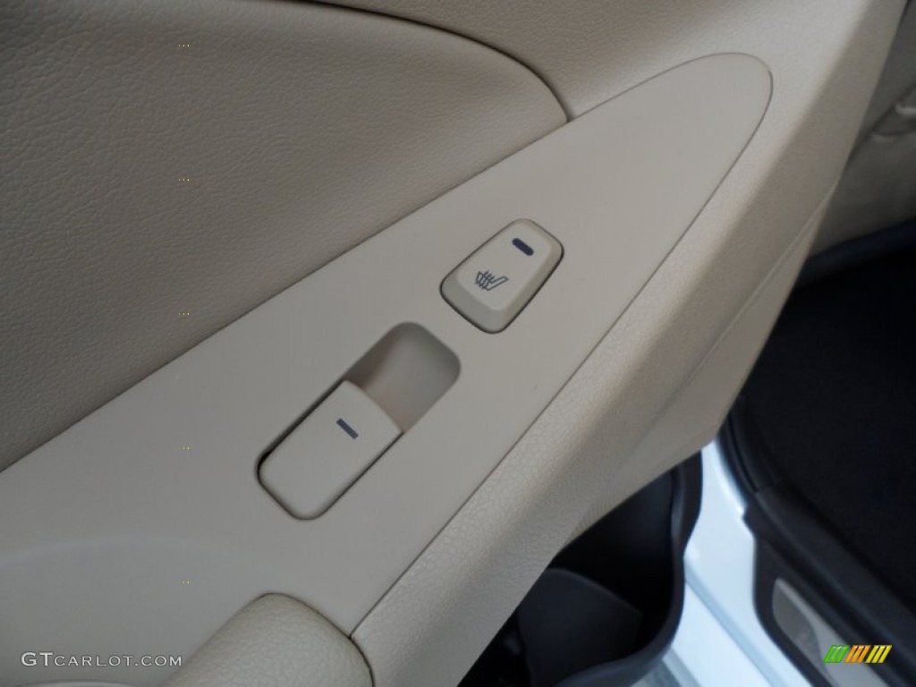 2013 Hyundai Sonata Limited 2.0T Controls Photo #65245601