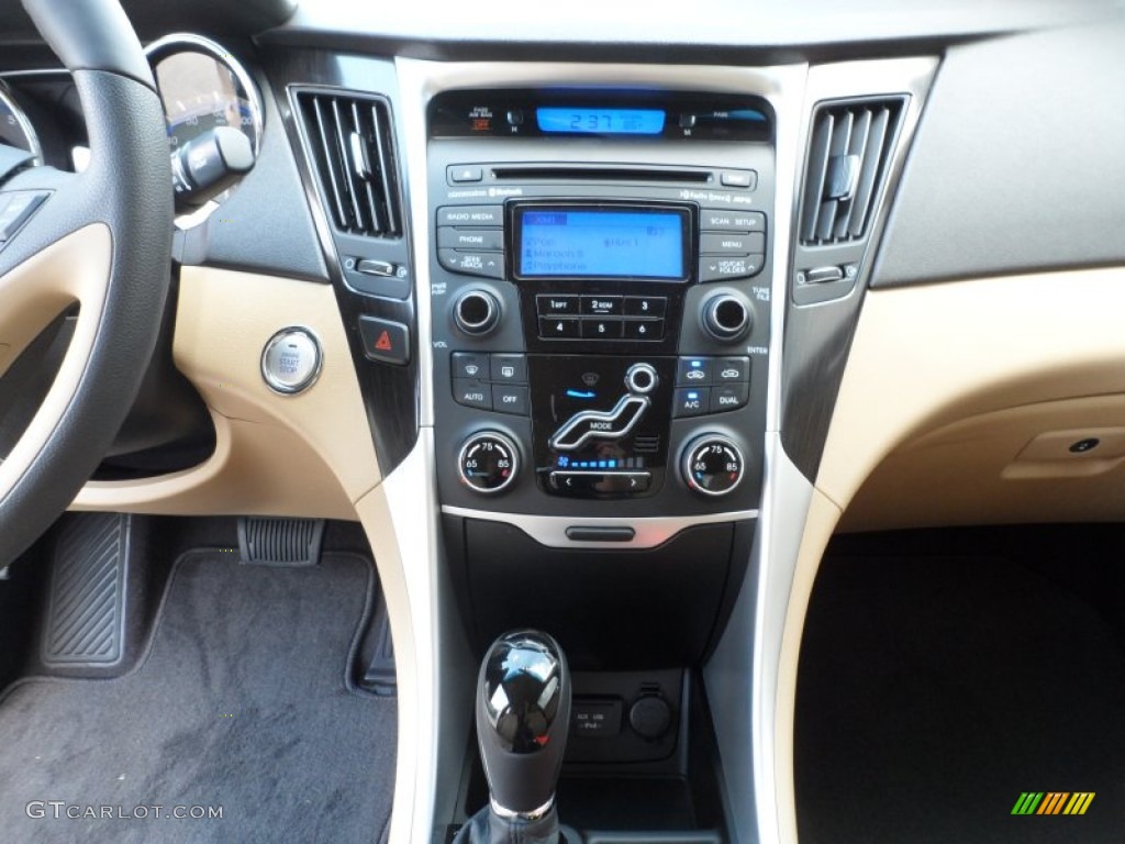 2013 Hyundai Sonata Limited 2.0T Controls Photo #65245672
