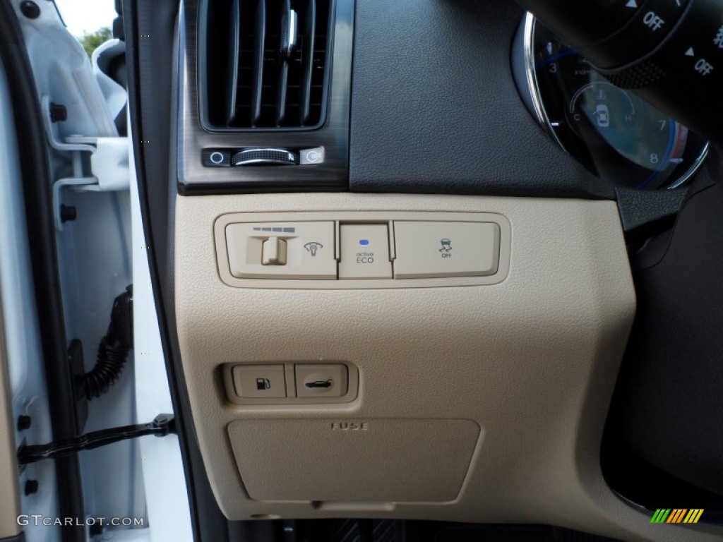 2013 Hyundai Sonata Limited 2.0T Controls Photo #65245748
