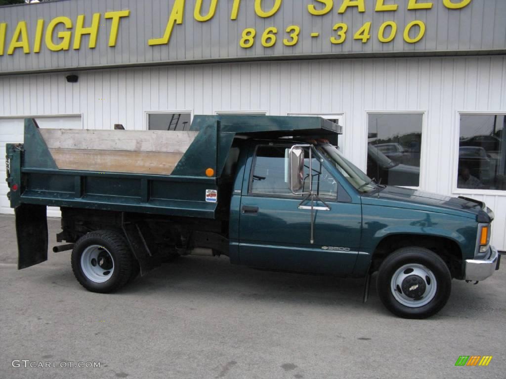 1995 C/K 3500 C3500 Cheyenne Regular Cab Dually Chassis - Emerald Green Metallic / Tan photo #4