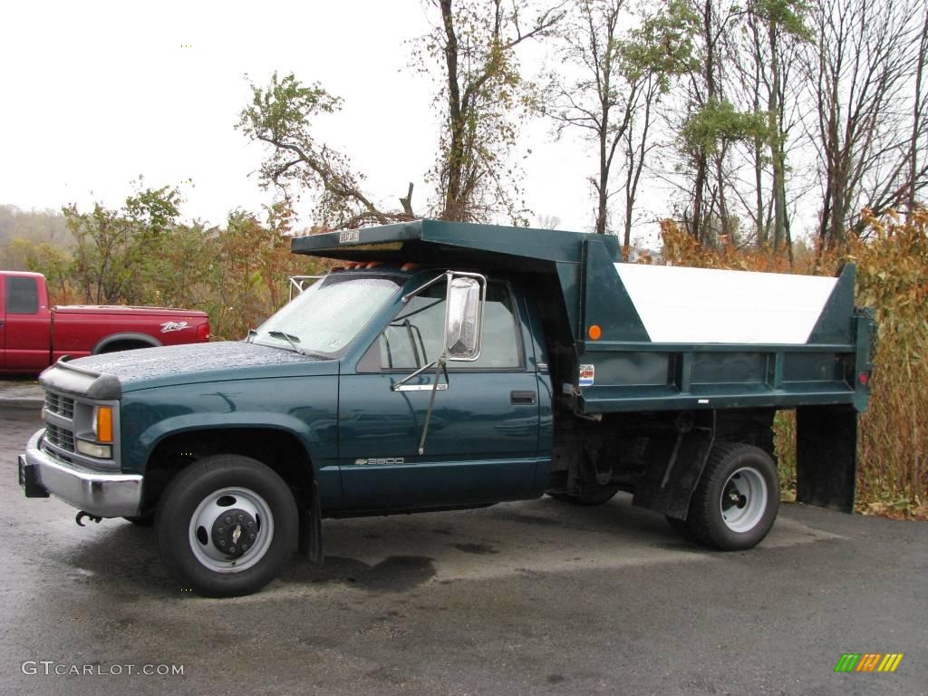 1995 C/K 3500 C3500 Cheyenne Regular Cab Dually Chassis - Emerald Green Metallic / Tan photo #8
