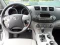 Classic Silver Metallic - Highlander V6 Photo No. 26