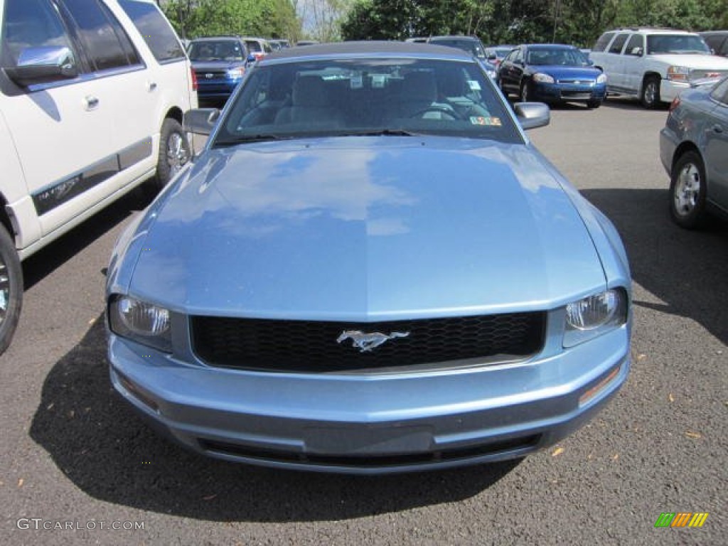 2007 Mustang V6 Deluxe Convertible - Windveil Blue Metallic / Light Graphite photo #2