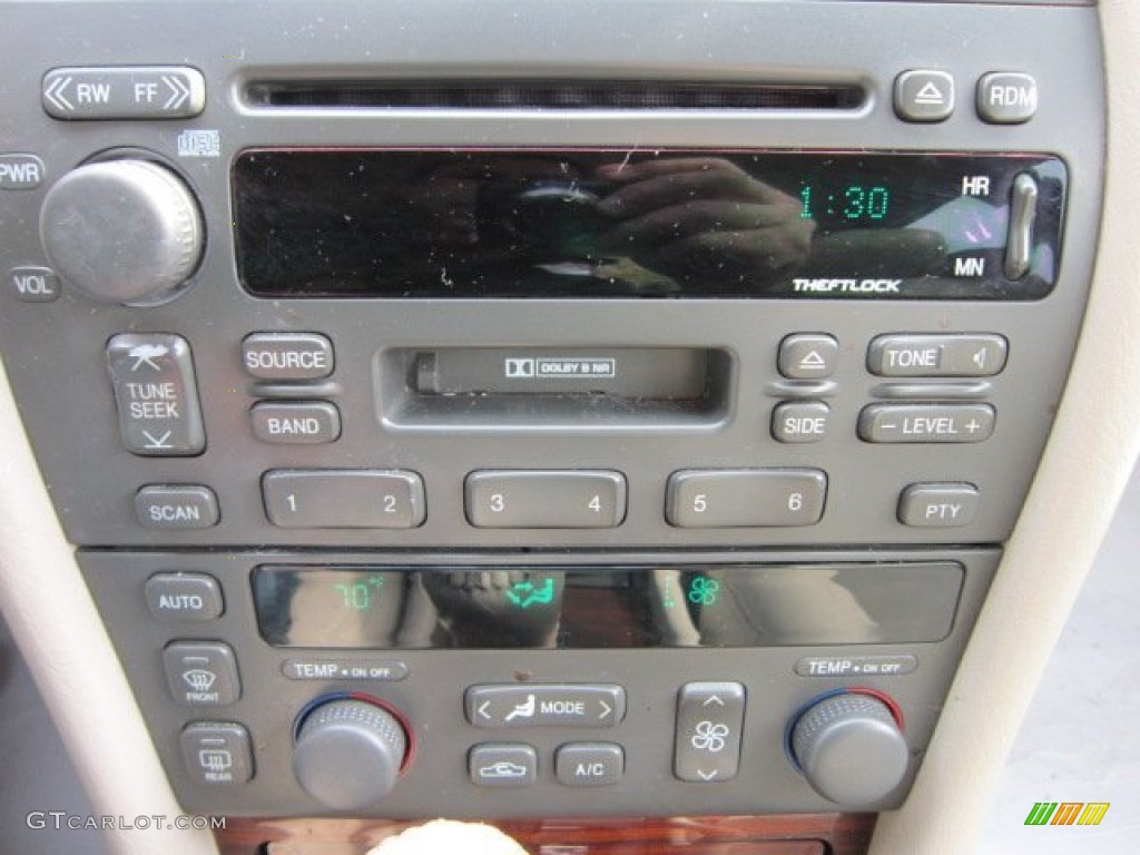 2003 Cadillac Seville SLS Controls Photo #65254634