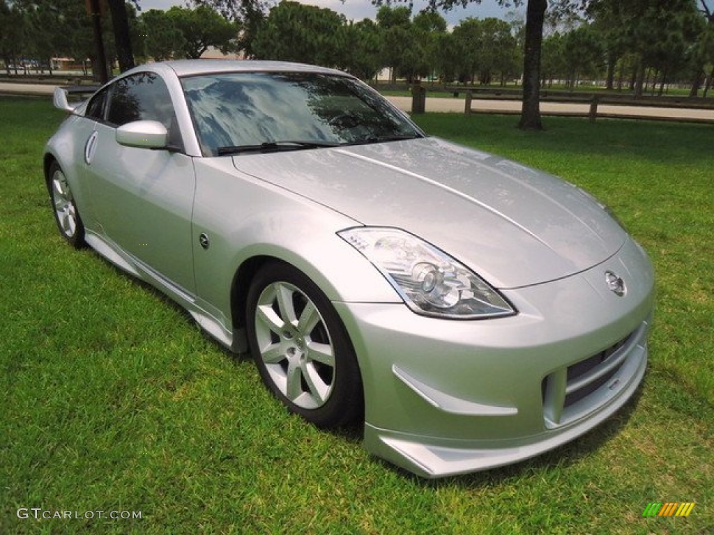 Silver Alloy Metallic Nissan 350Z