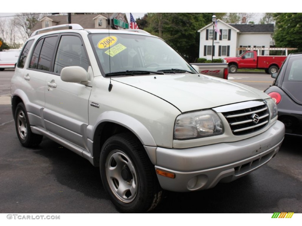 2004 Grand Vitara LX 4WD - Silky Silver Metallic / Gray photo #1