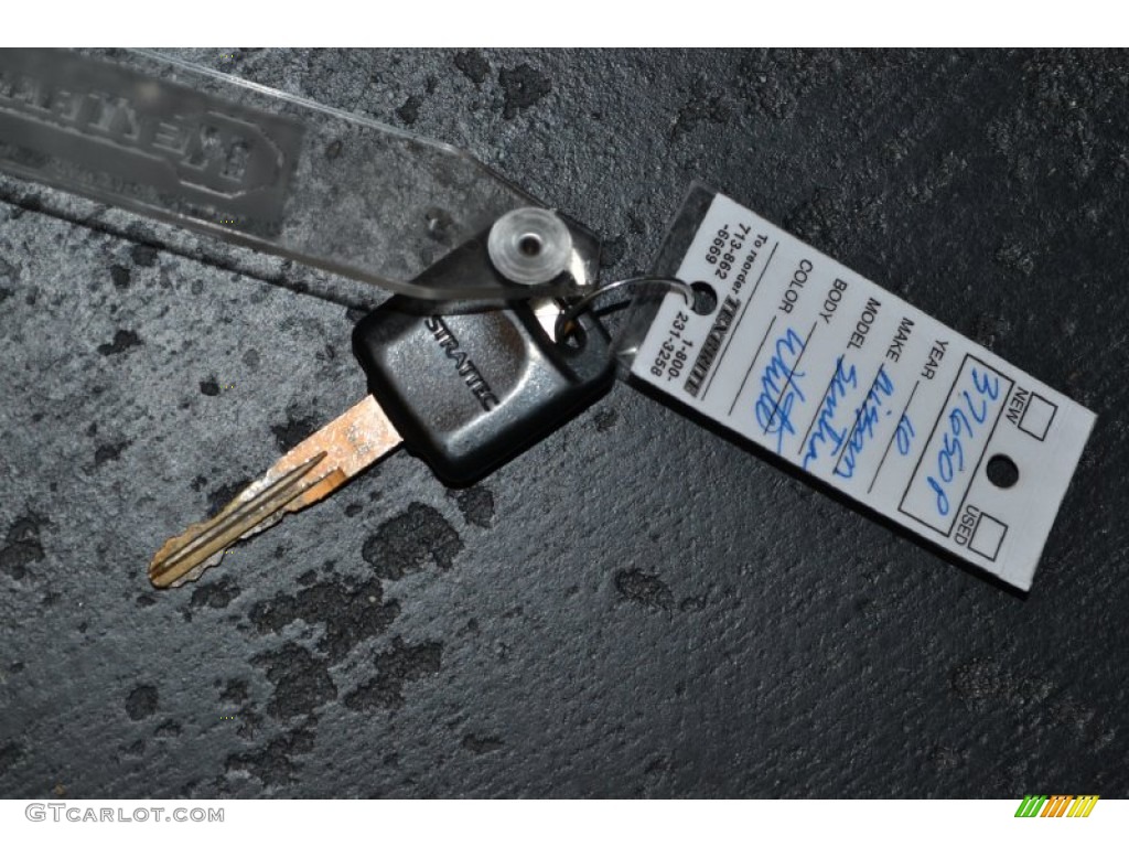 2010 Sentra 2.0 S - Aspen White / Charcoal photo #12