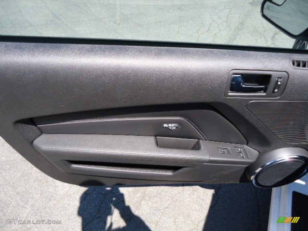 2013 Ford Mustang GT/CS California Special Convertible Door Panel Photos