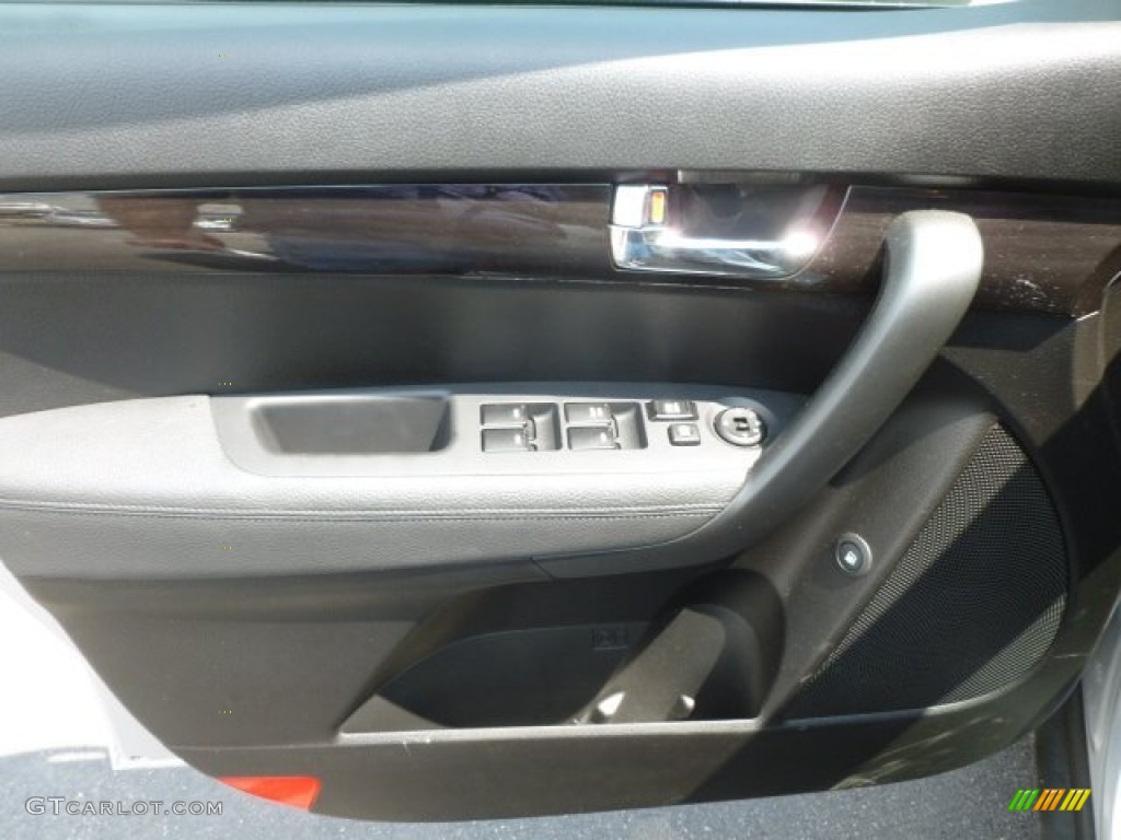 2011 Sorento LX AWD - Bright Silver / Black photo #18