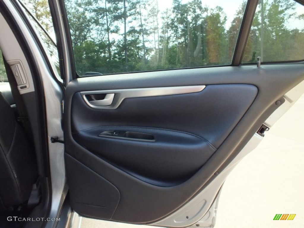 2006 Volvo S60 R AWD Door Panel Photos