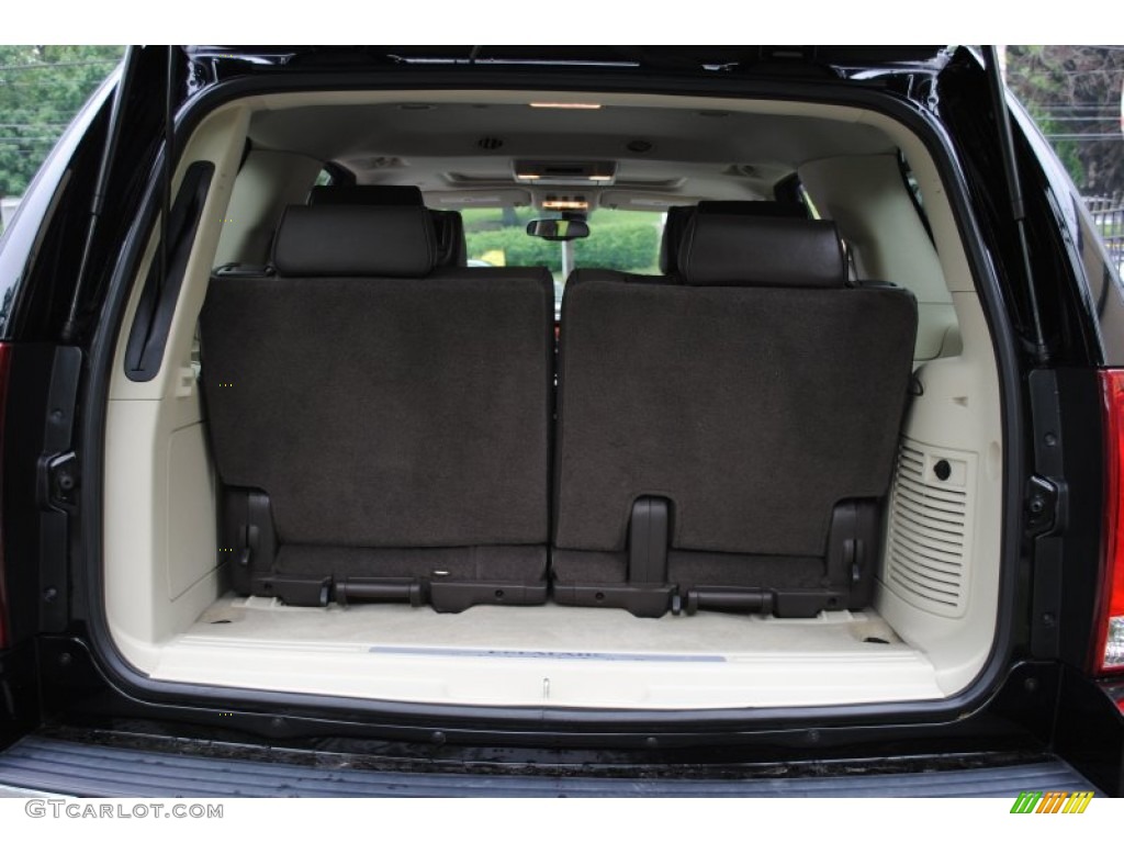 2009 Cadillac Escalade Platinum AWD Trunk Photos