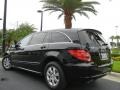 040 - Black Mercedes-Benz R (2007-2011)