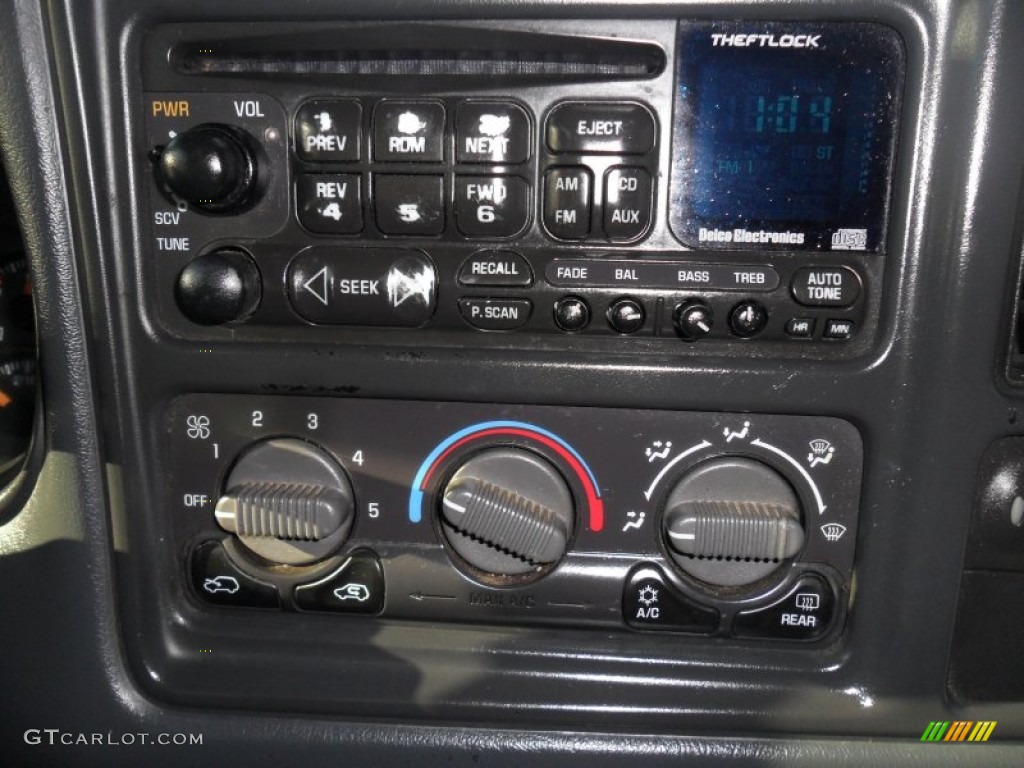 2001 Tahoe LT - Summit White / Graphite/Medium Gray photo #16