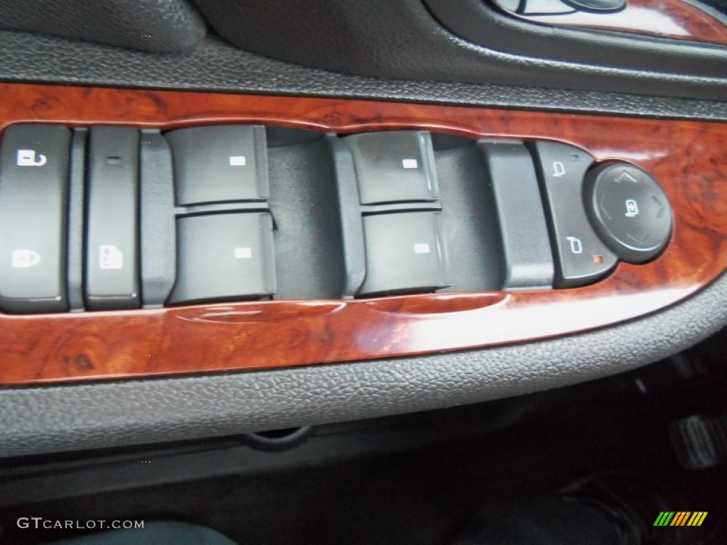 2009 Chevrolet Silverado 3500HD LTZ Crew Cab 4x4 Controls Photo #65296643