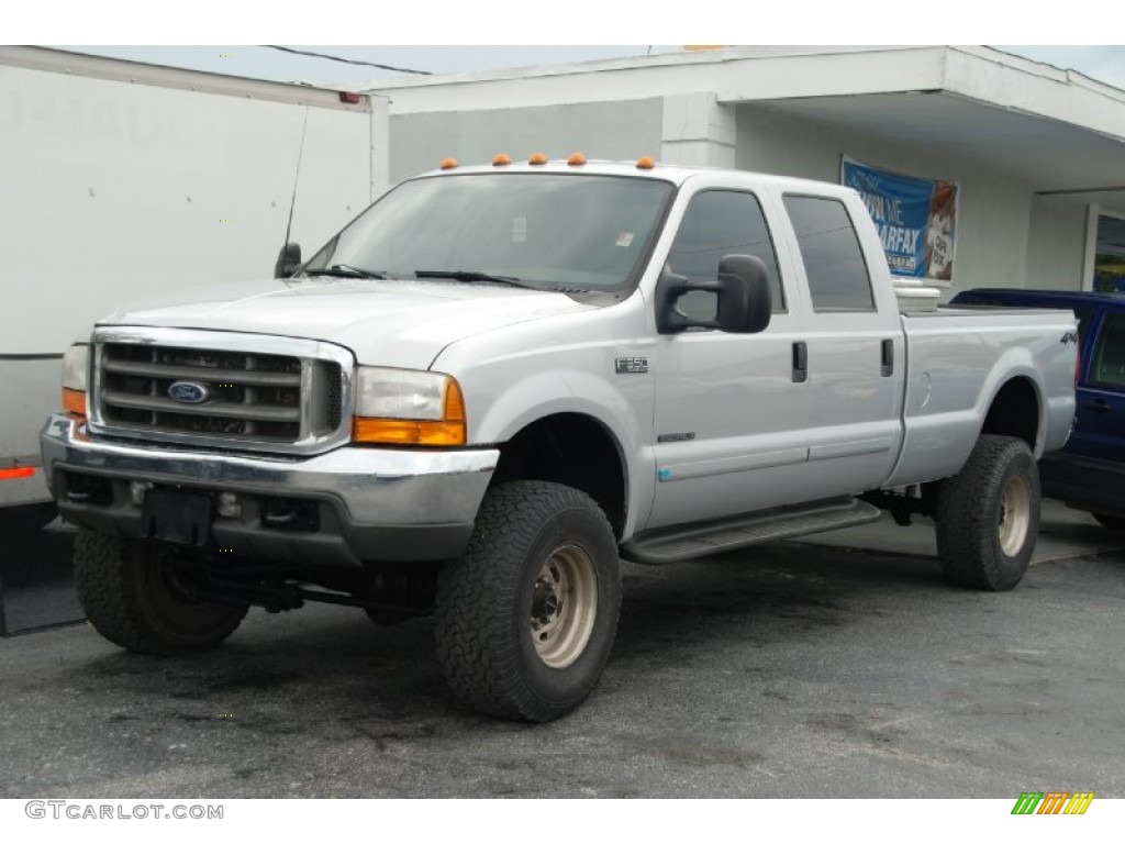 2001 F350 Super Duty XLT Crew Cab 4x4 - Silver Metallic / Medium Graphite photo #3