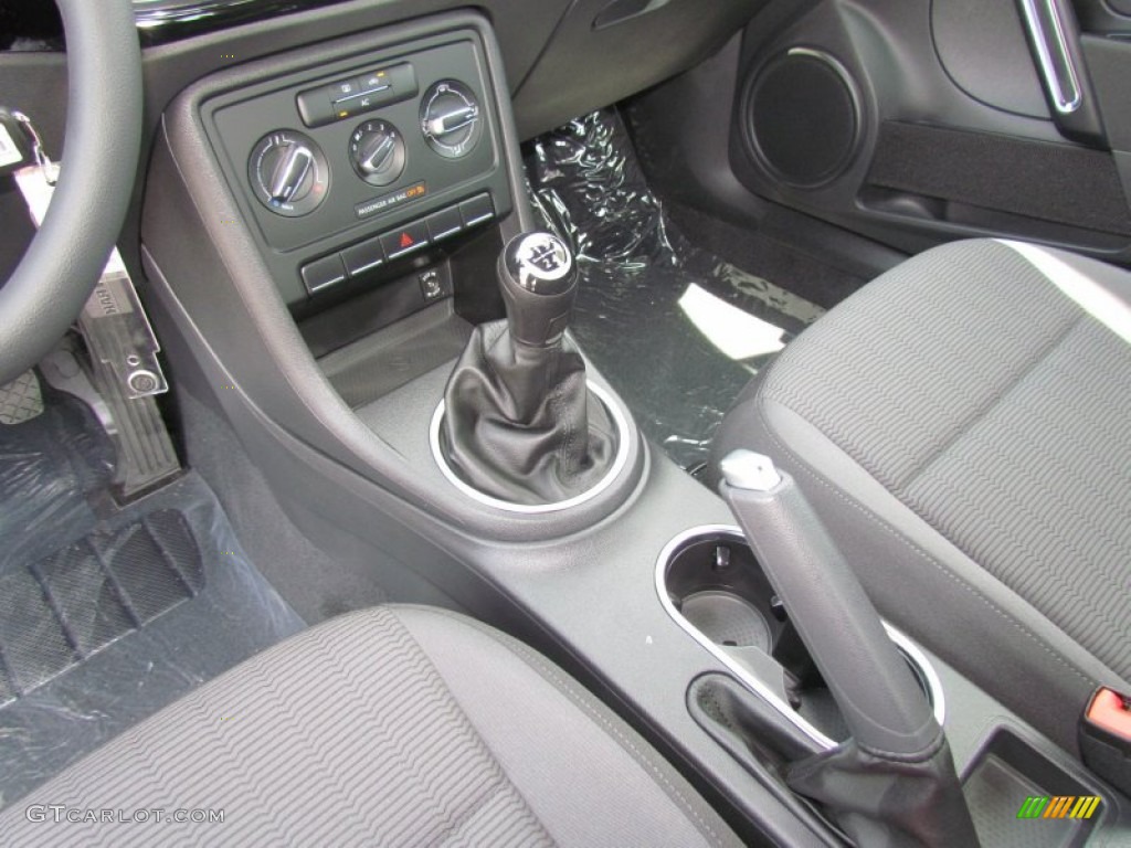 2012 Volkswagen Beetle 2.5L 5 Speed Manual Transmission Photo #65304884